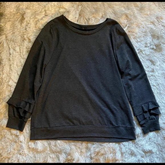 Drew Ruffle Sleeve Charcoal Gray Sweater size Large - Picture 4 of 9